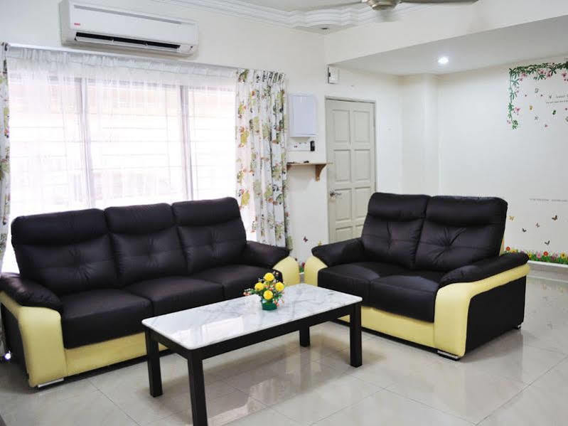 Garden Vacation Suite Бентонг Экстерьер фото